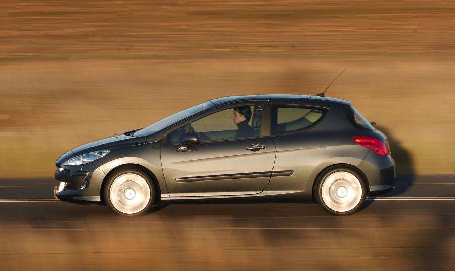  Peugeot 308 GT 2008 года  (фото 22 из 101)